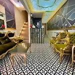 Apartahotel The Neom 3*
